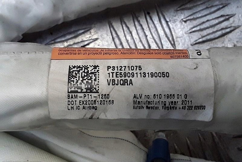 фото №7, Шторка безопасности правая volvo c30 p31271075 2.0l дизель 2011