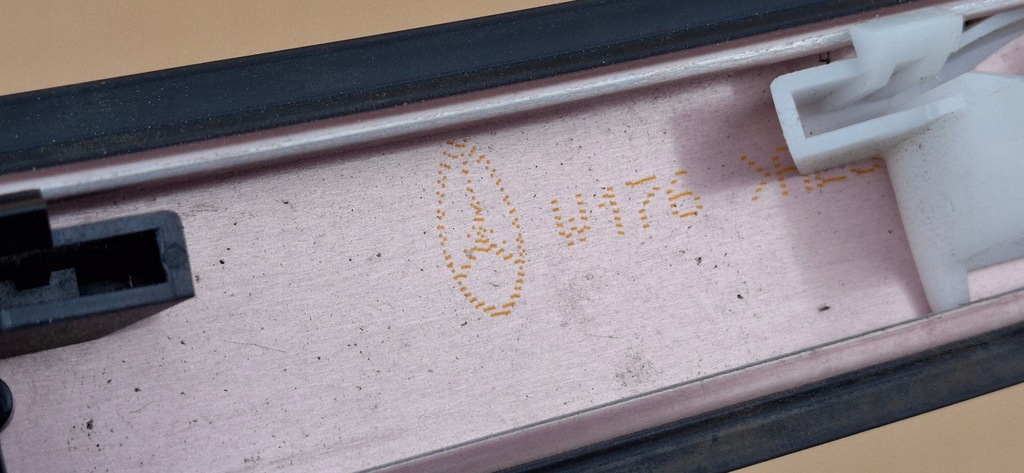 фото №12, Mercedes a-klasa w176 молдинг дах дахова права