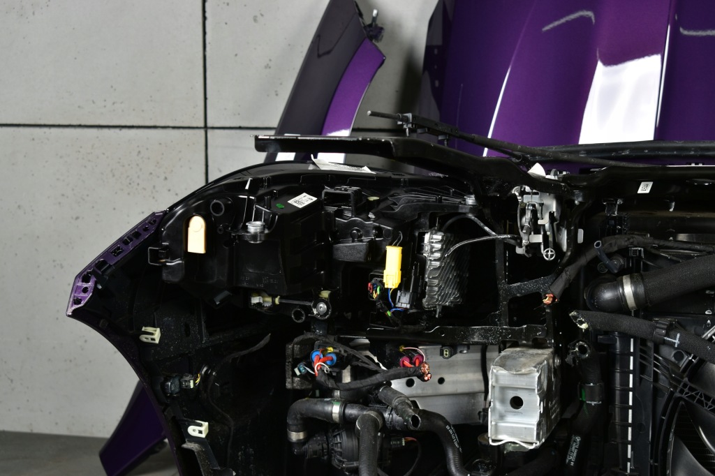 Купить Bmw 1 f70 капот перед бампер крыло  ремень радиатор фары адаптивный led c56