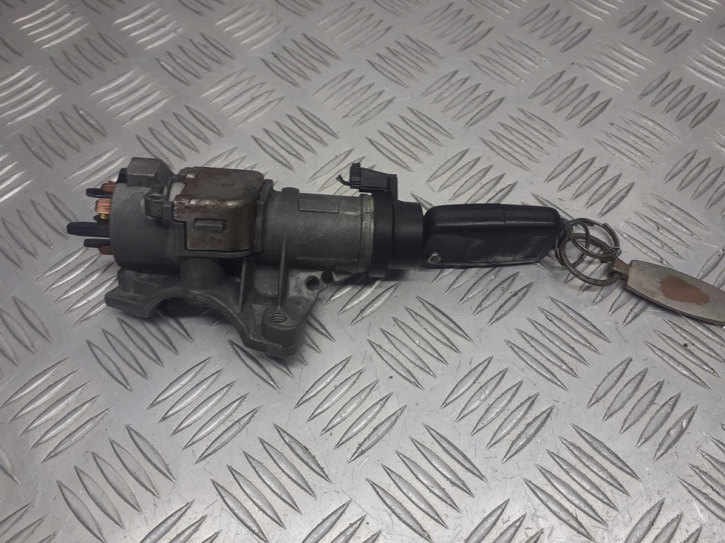 фото №1, Замок запалювання з ключ vw polo iv 9n 4b0905851