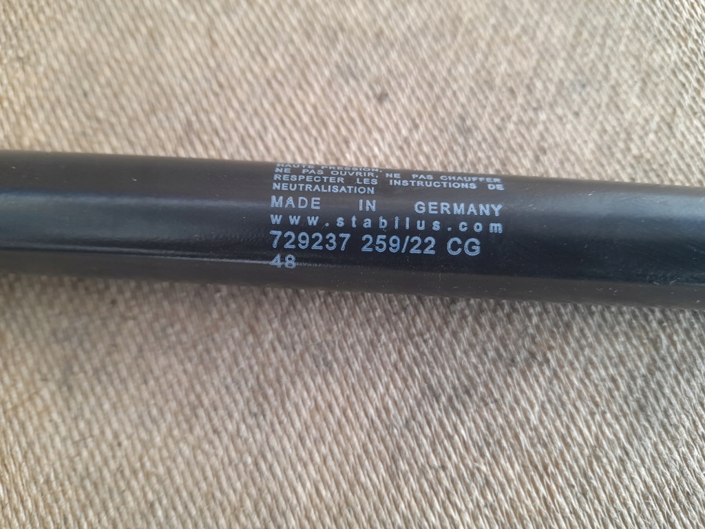 Пружина газовая / привод stabilus lift-o-mat 8432ch 500n с Разборки