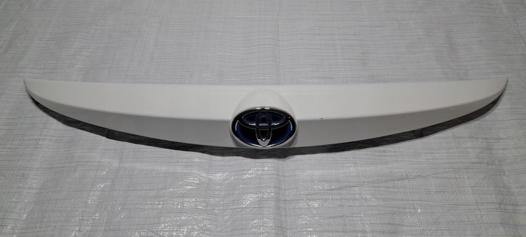 фото №1, Toyota auris ii накладка кришка багажника задня 76811-02790