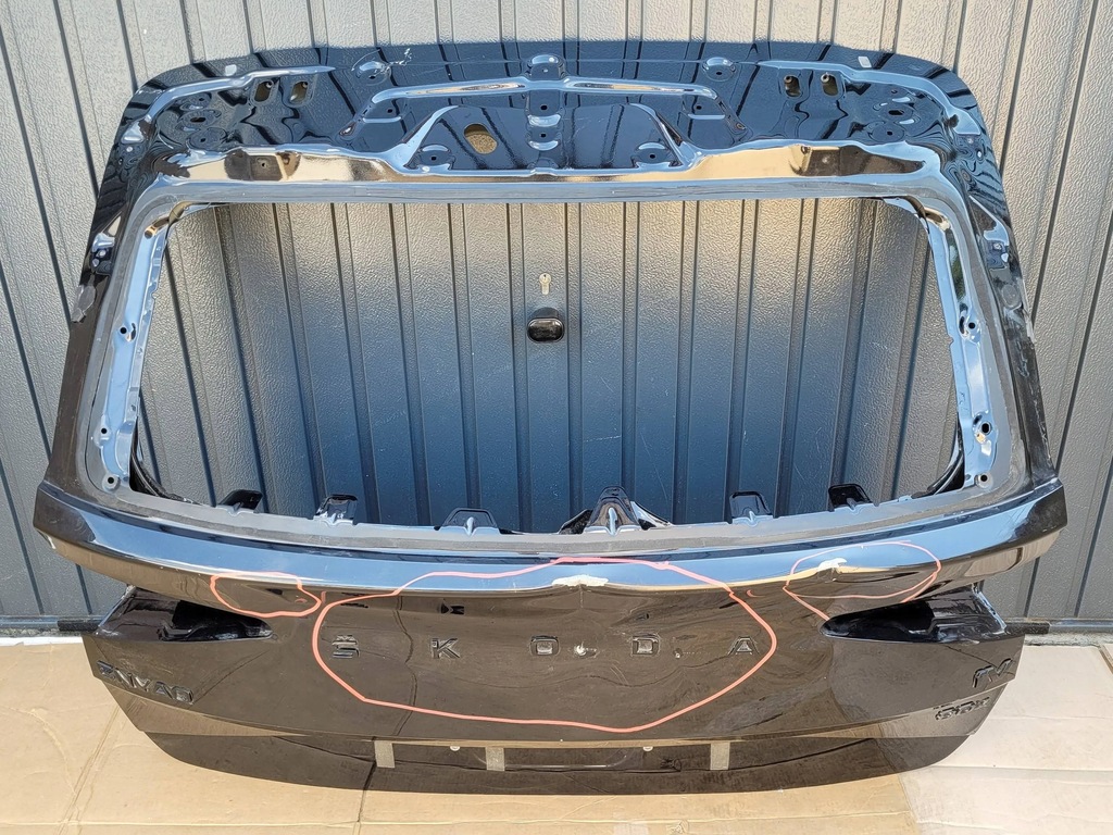 фото №1, Крышка багажника задняя задняя багажника skoda enyaq fv