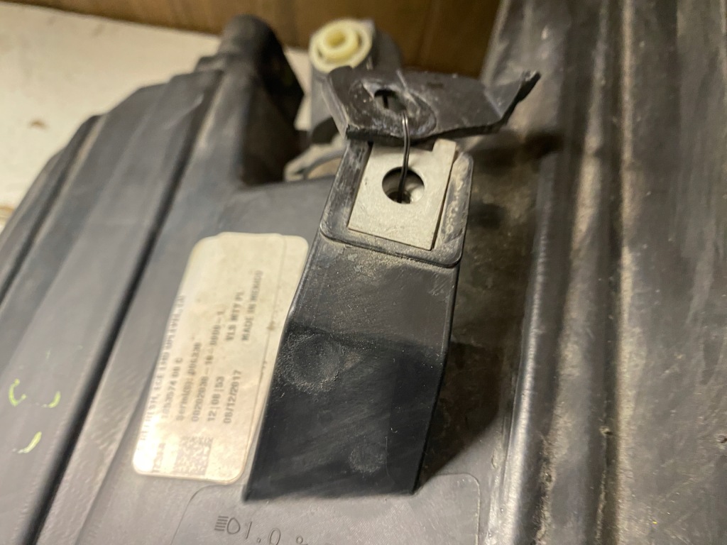 Купить Tesla s рестайлинг  фара левый перед full led 1053574-00-c