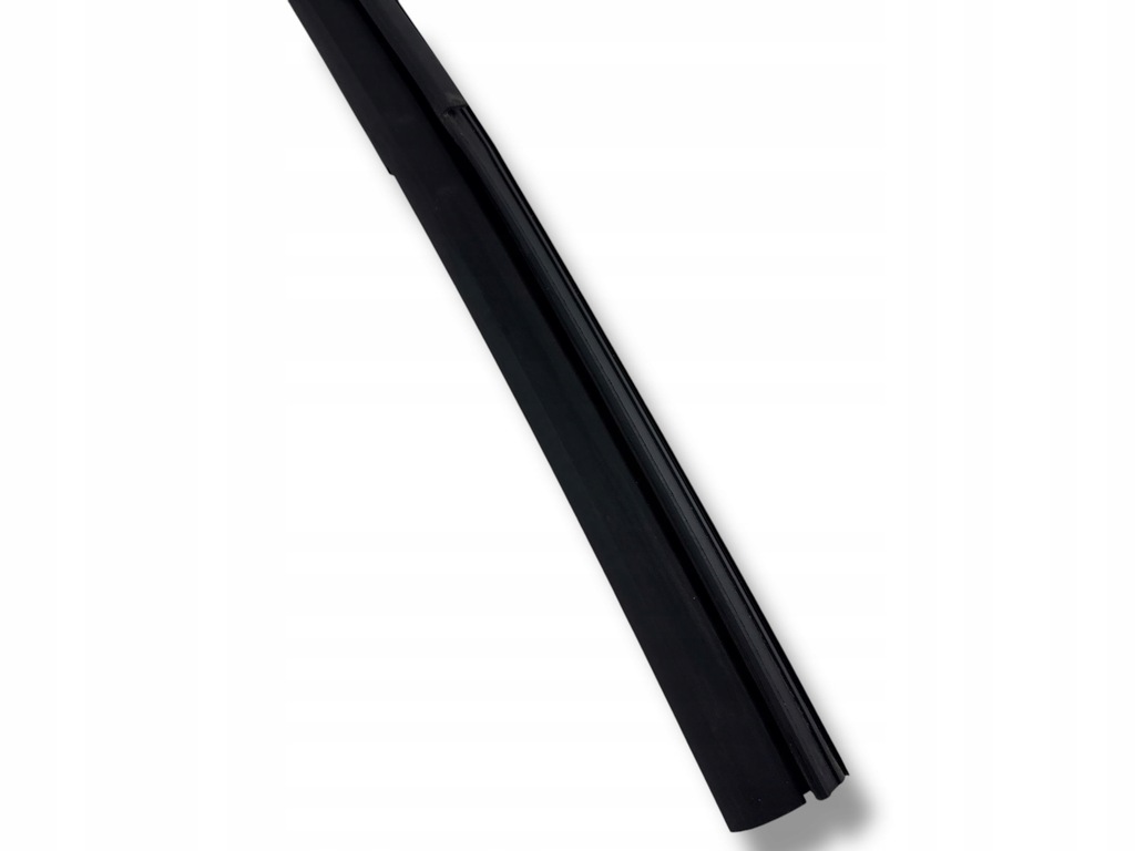 фото №10, Toyota yaris cross 2022 задняя сторона правая резиновый прокладка дверь задних