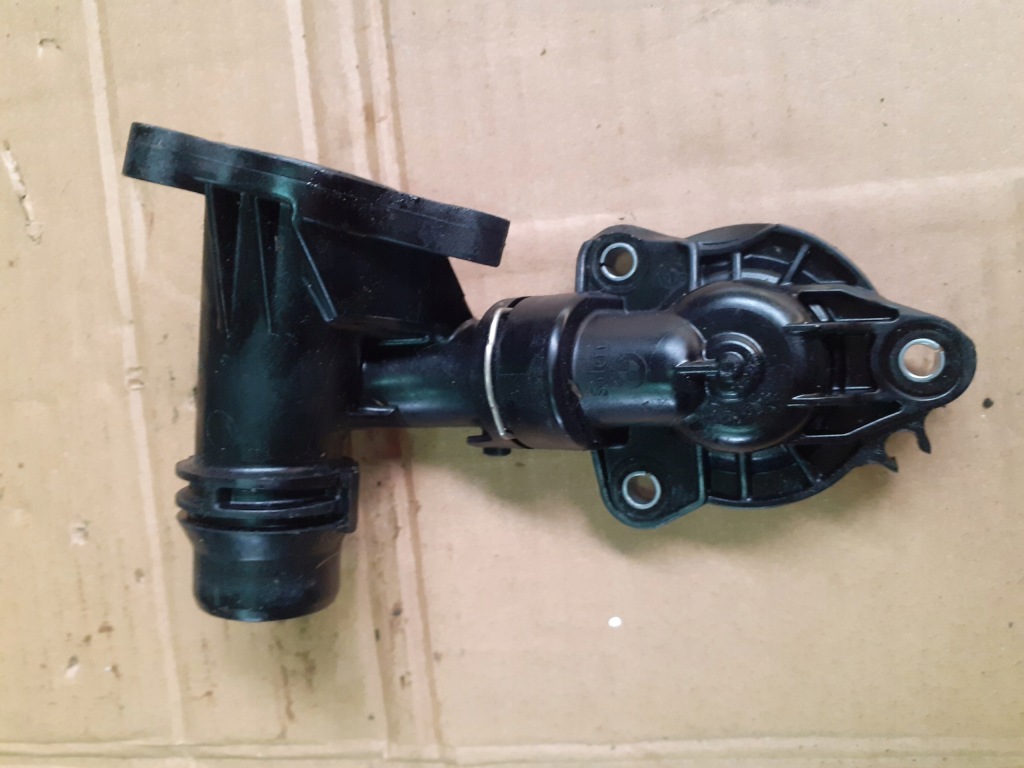 фото №1, Корпус термостата bmw 2.0d x2 f48 b47 83231415