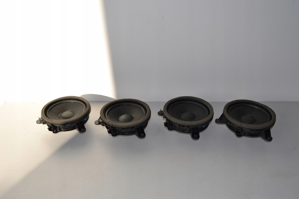 фото №1, Динамік двері volvo v40 ii оригінальний номер 30657445