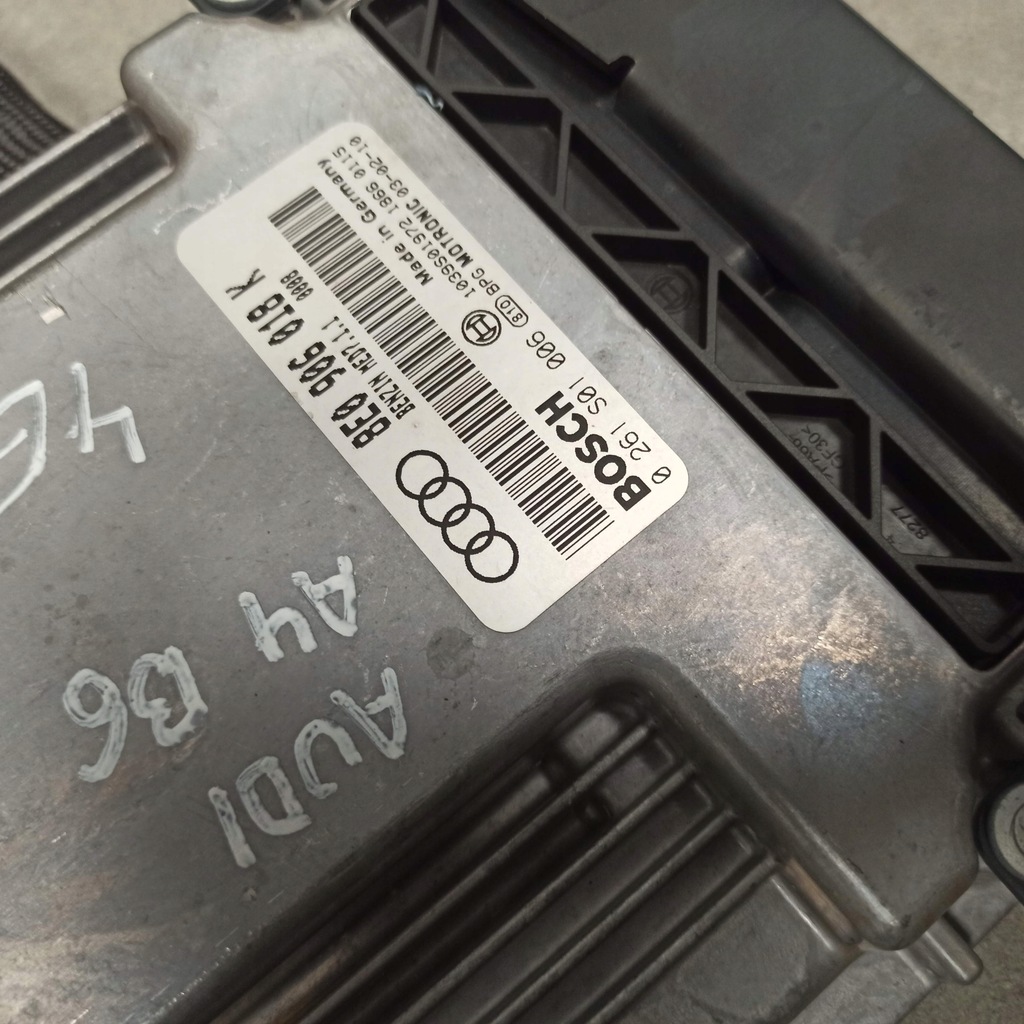 фото №7, Audi a4 b6 2.0 fsi блок управления двигателя 8e0906018k