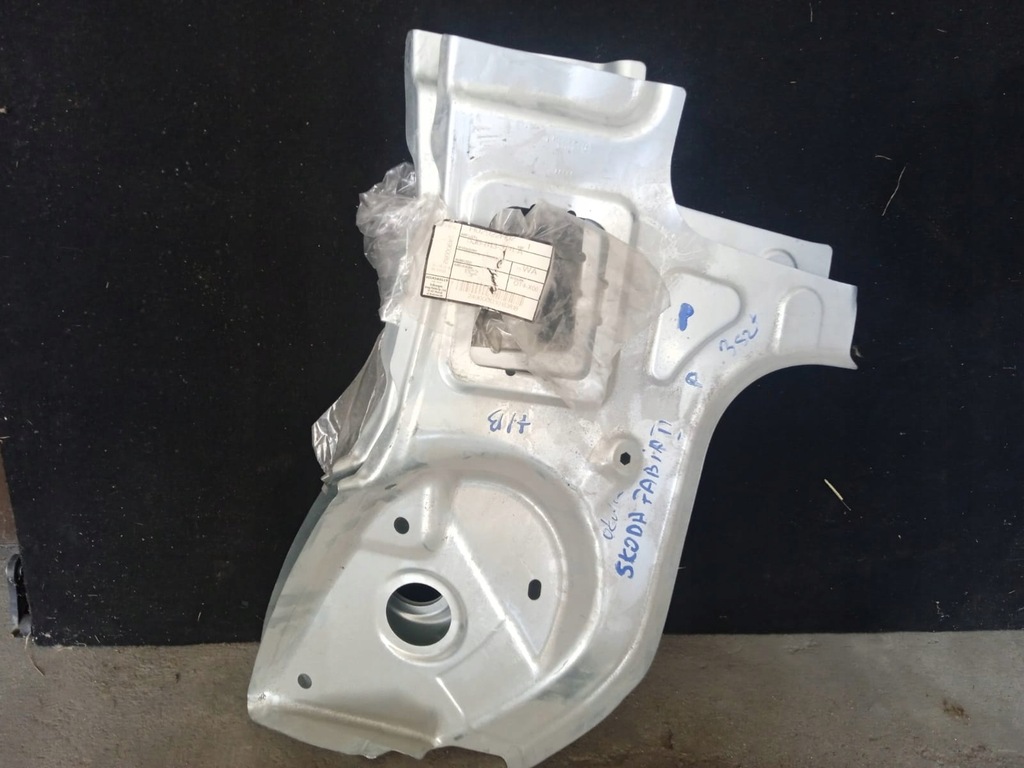 фото №1, Панель фари r задня skoda fabia ii hb 5j6813328a