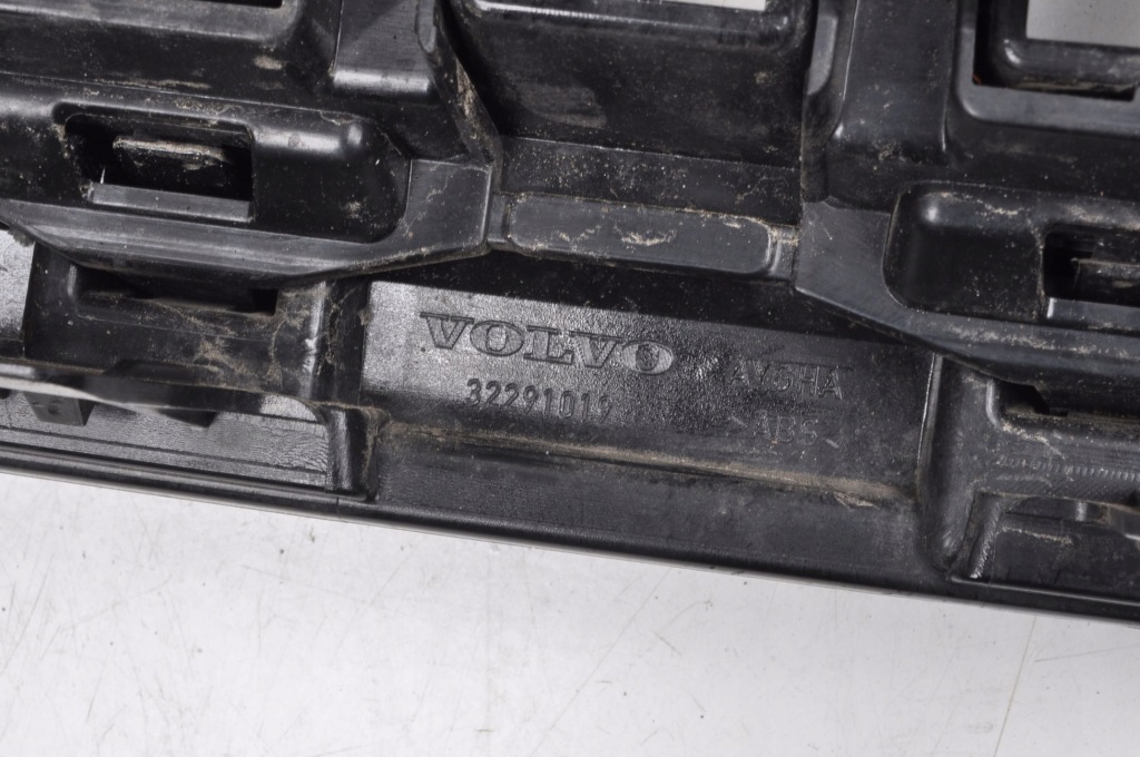 Volvo xc60 2 решітка  бампера решітка радіатора решітка радіатора 32291268 32291019 32386075 Зі Шроту