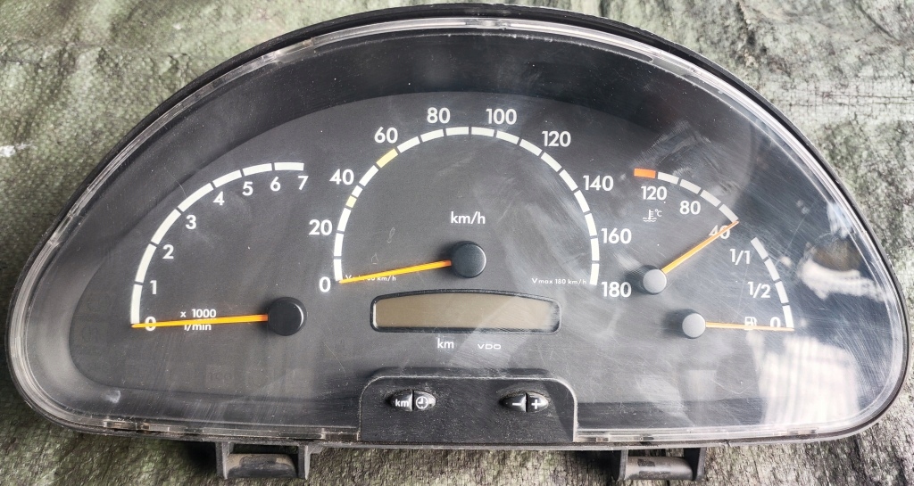 Купить Mercedes sprinter 903 2.2 cdi счетчик a0014464521