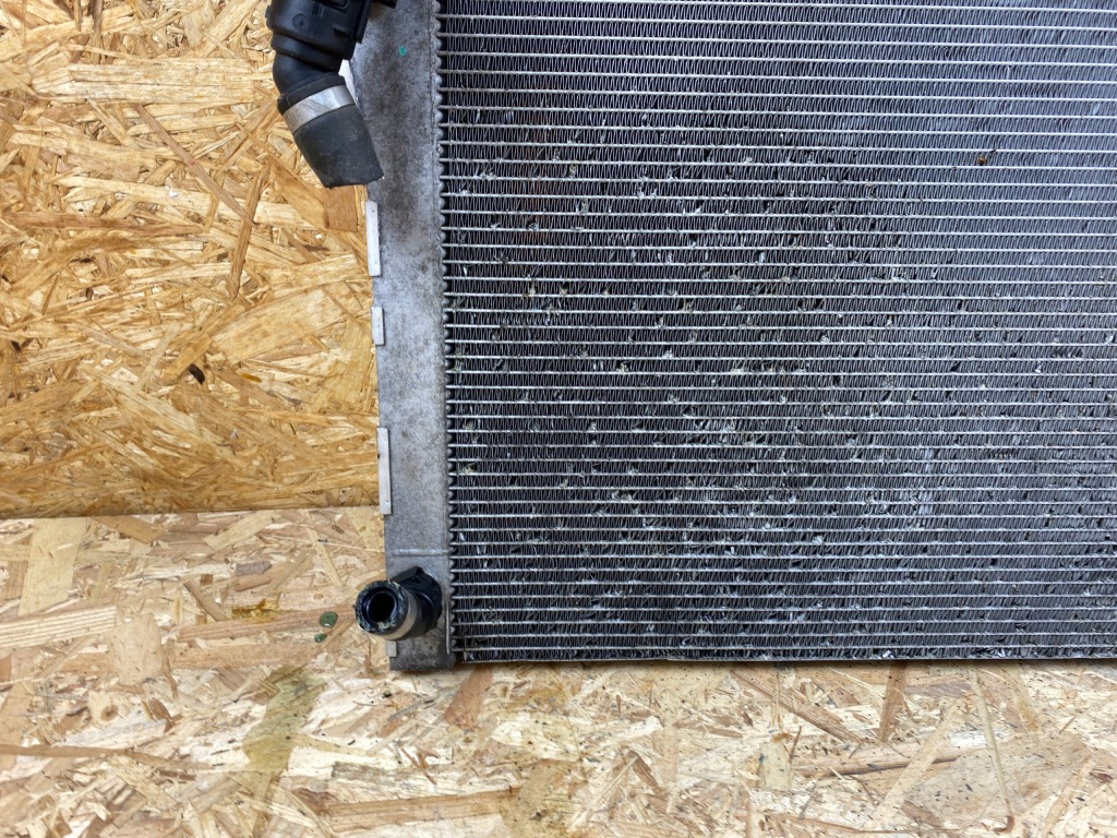 Радіатор води bmw x5 f15 x6 f16 8654431 3.0d aut в Україні