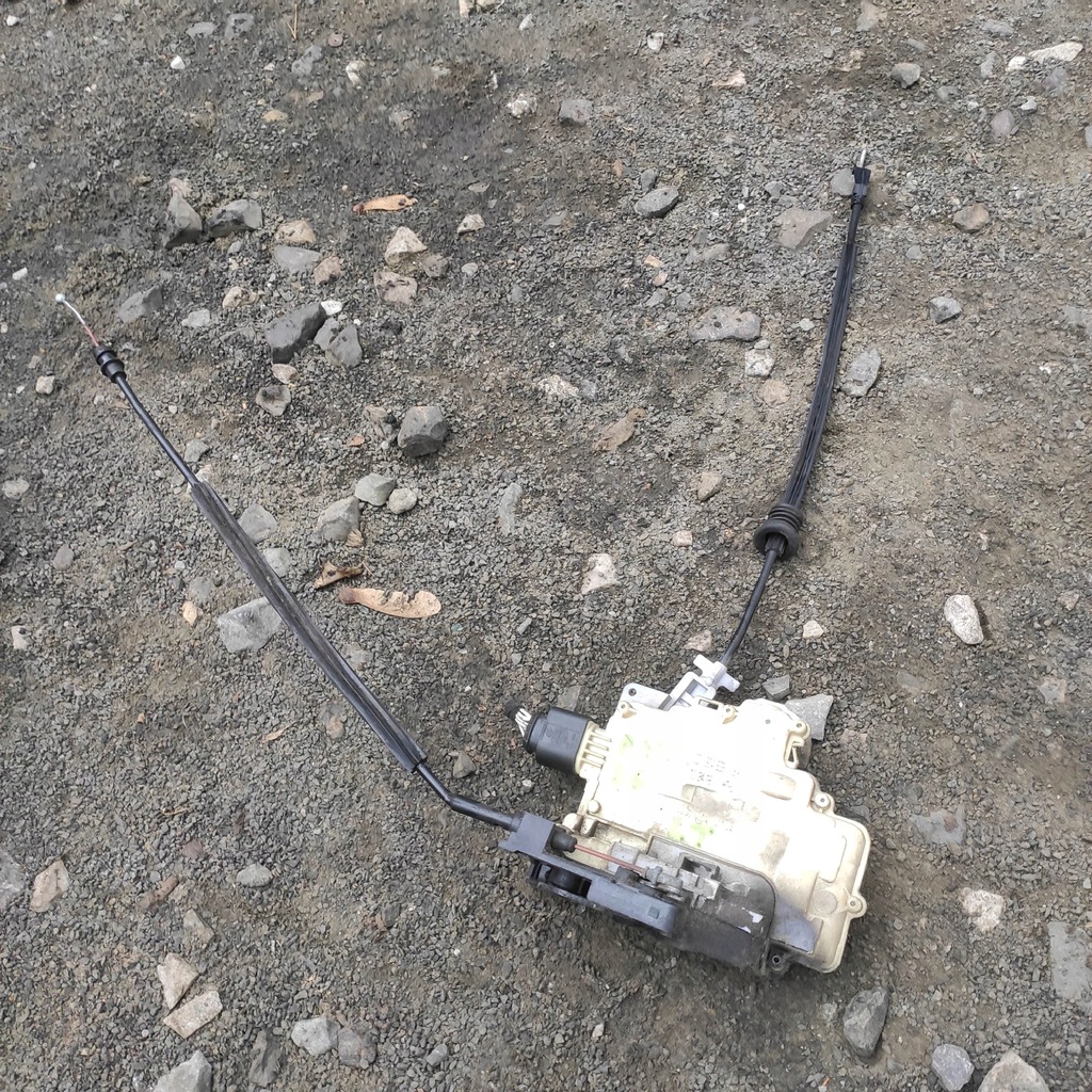 фото №1, Замок дверь левый задняя vw passat b6 3c4839015a