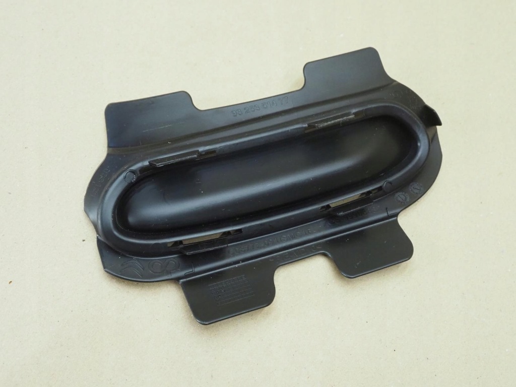 Решётка радиатора заглушка бампера задний  левая citroen c5 aircross 18- 9825351477 Киев