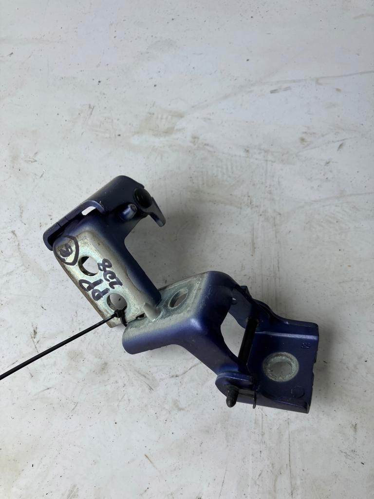 фото №1, Петля дверь правый перед peugeot 208