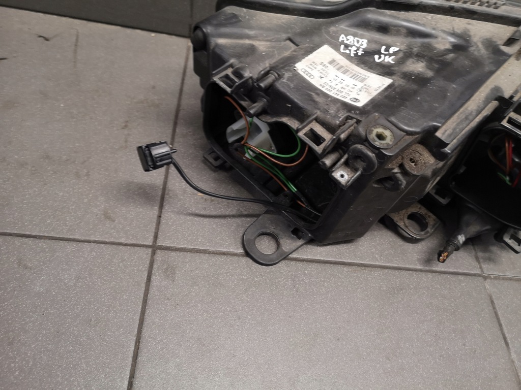 фото №16, Лампа левый перед audi a8 d3 uk 4e0941003bn