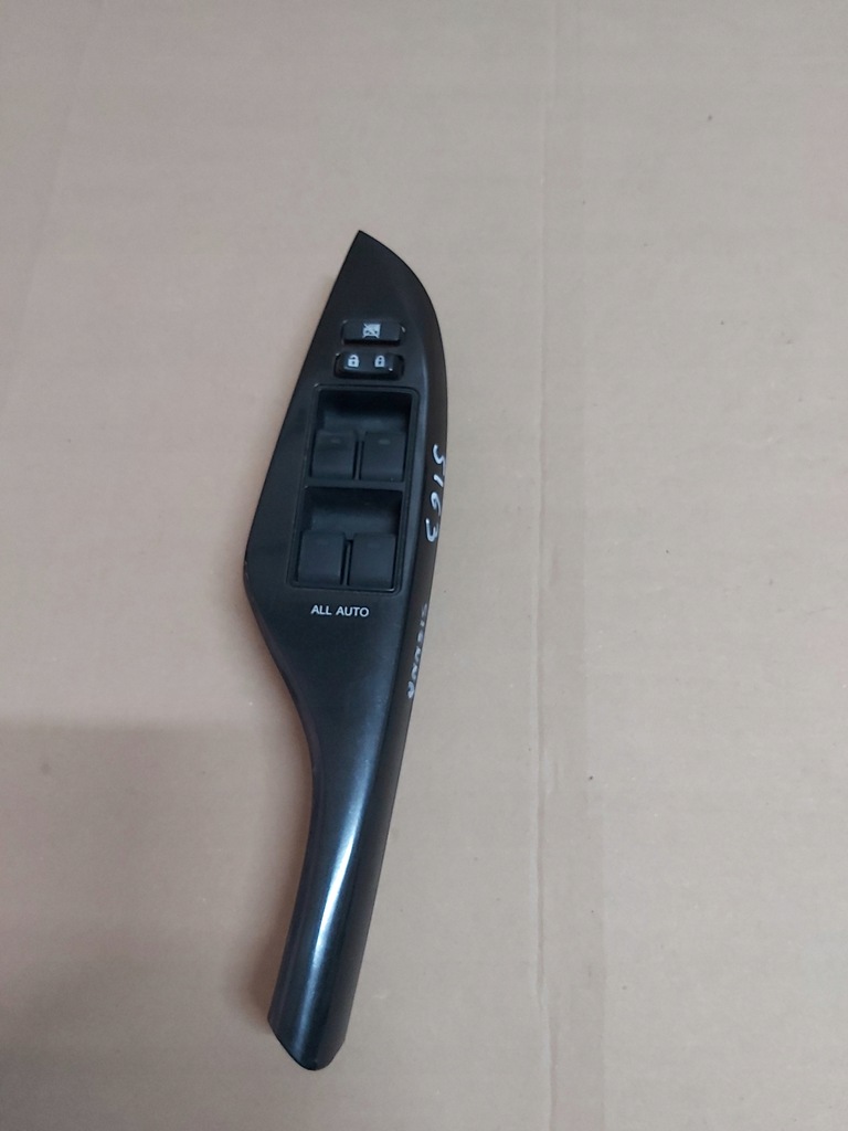 фото №1, Toyota sienna переключатель окон левый перед