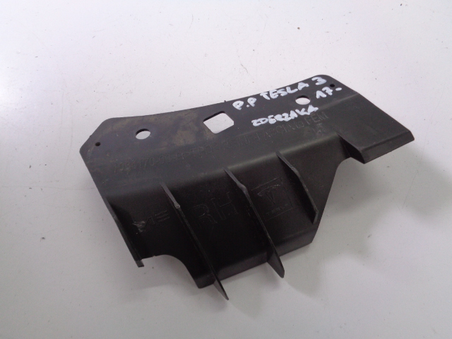 фото №1, Напрямна бампера правий перед tesla 3 2017-