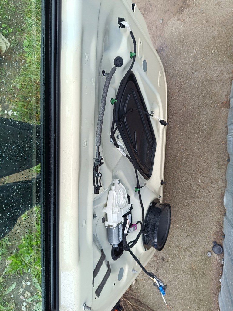 фото №2, Дверь правое перед передние vw caddy 4 iv 15r- r115