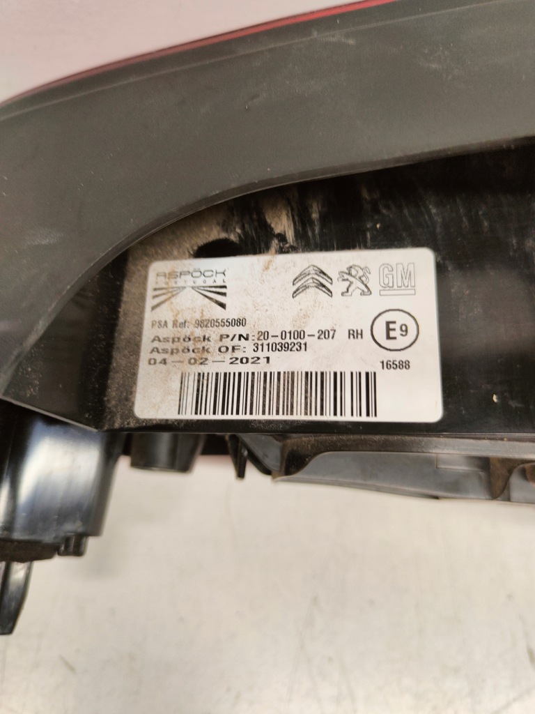 фото №6, Citroen berlingo iv, opel combo, peugeot partner лампа задняя правая 9820555080