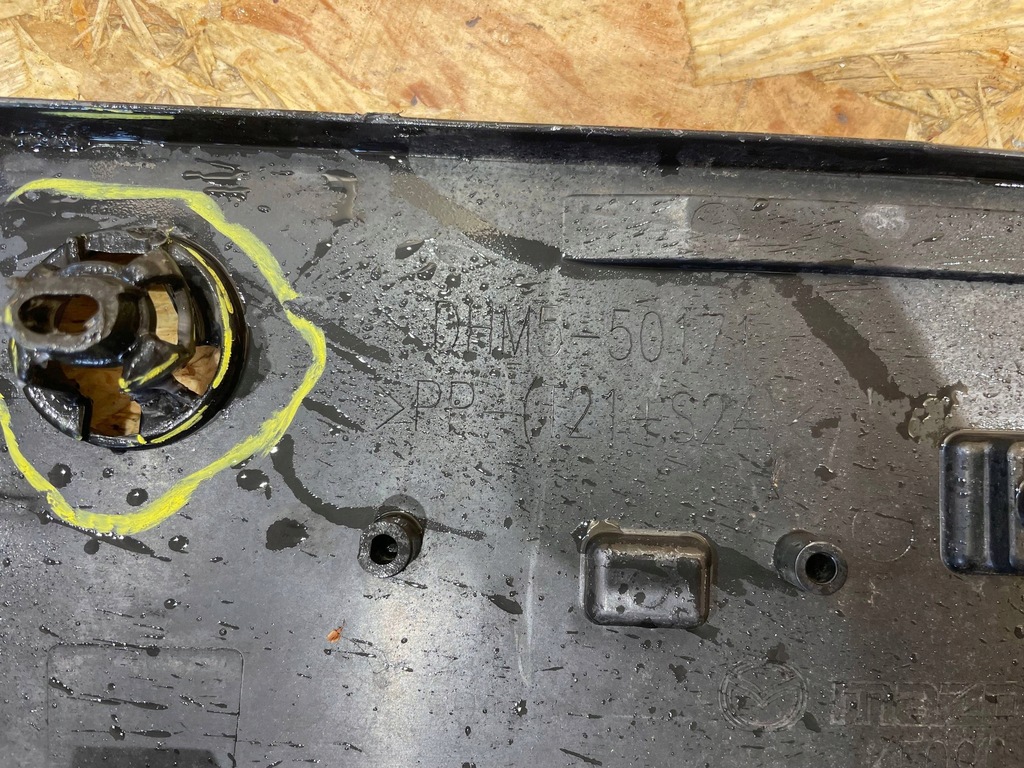 фото №11, Mazda 2 dj iii 3 14- молдинг рамка номерного знака реєстрації бампера перед