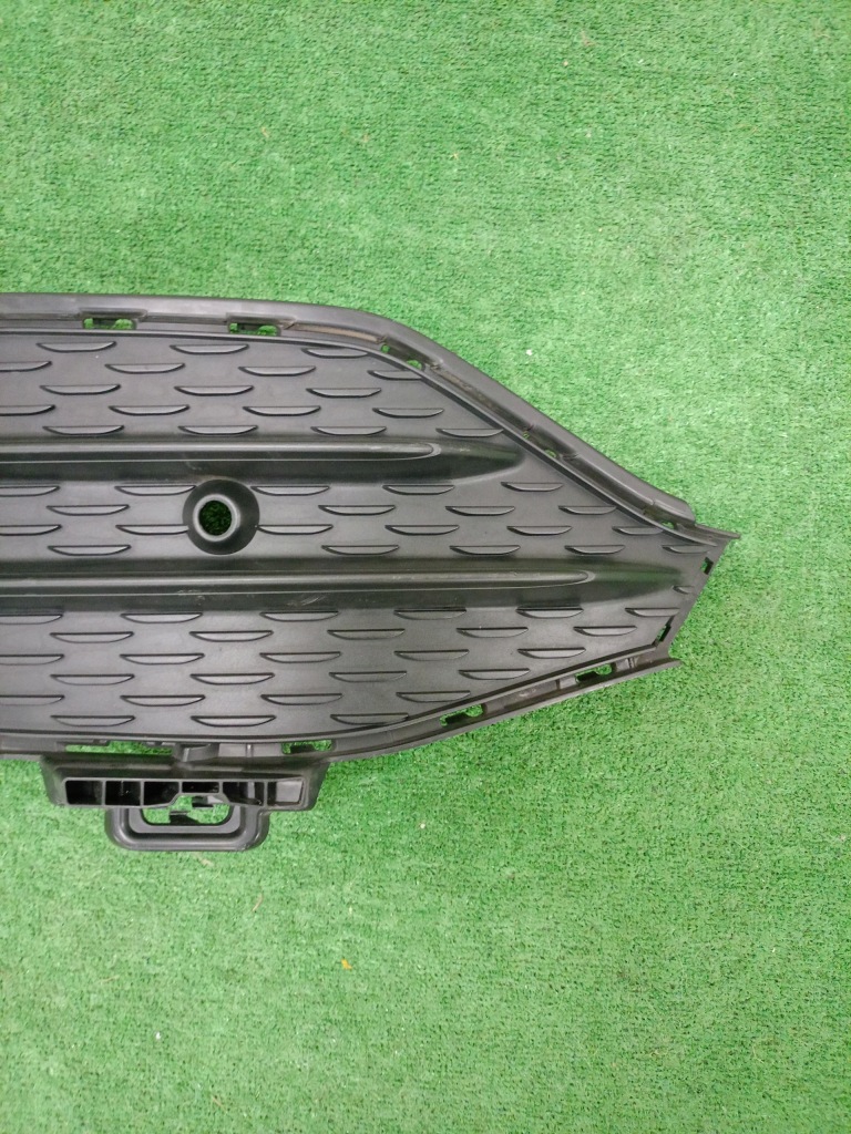 Решітка бампера перед ліва mercedes glc Зі Шроту