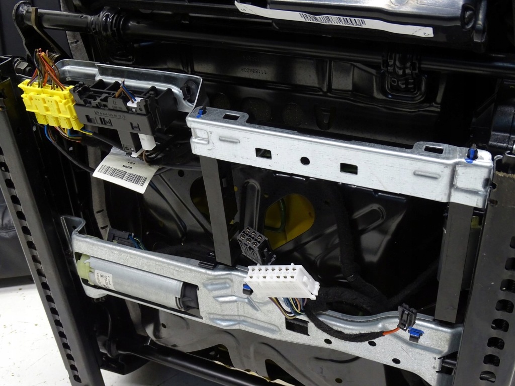 фото №13, Kpl сиденья заднее сиденье обивка кожа mercedes cls w218 sedan подогрев !