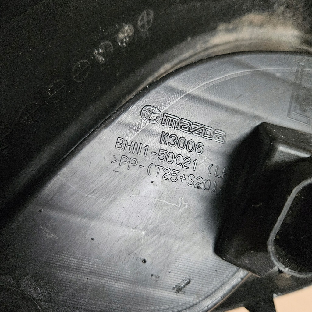 фото №8, Mazda 3 bm 15r решітка права бампера bhn1-50c11 bhn1- 50c21 2013-16