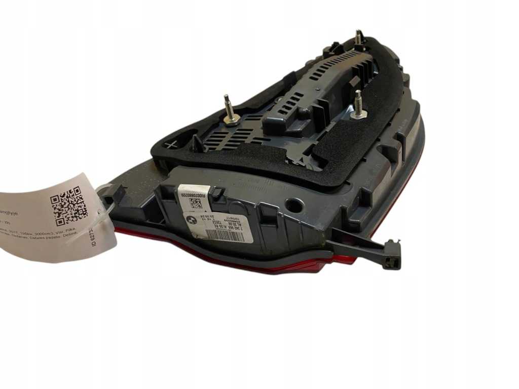 фото №9, Bmw 7 g11 g12 2017 права сторона лампи задній кришки багажника