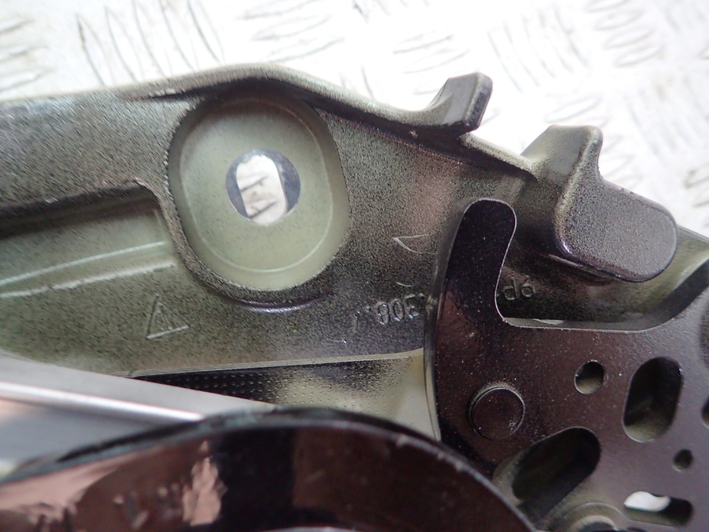 фото №2, Porsche 991 911 lift петля кришки r 9p1825308