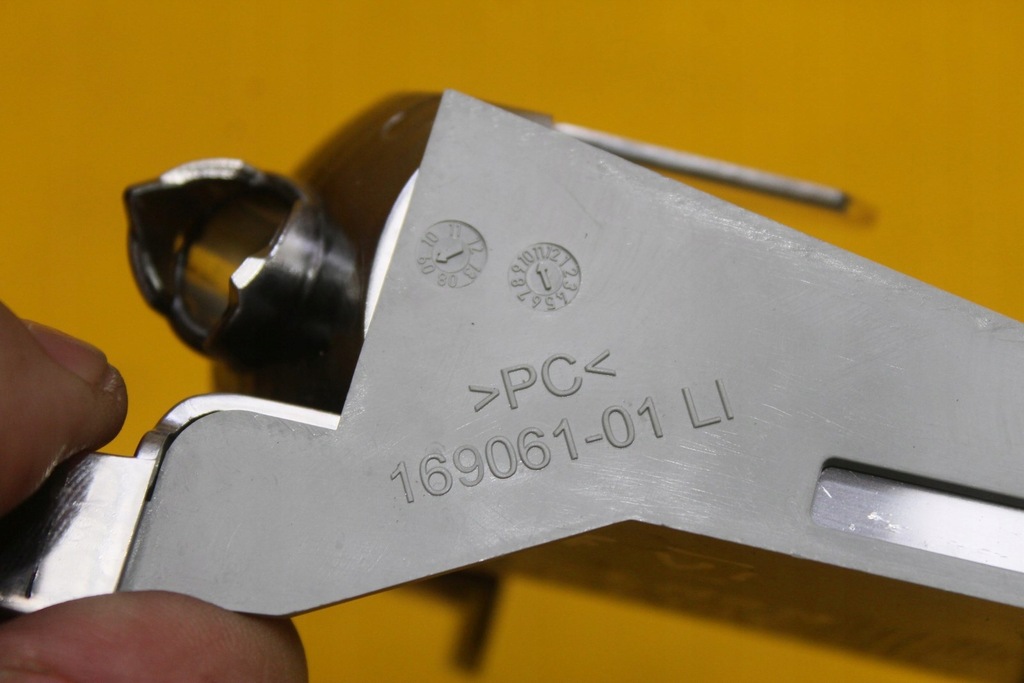 фото №6, Отражатель лампы левый перед bi-xenon golf vi