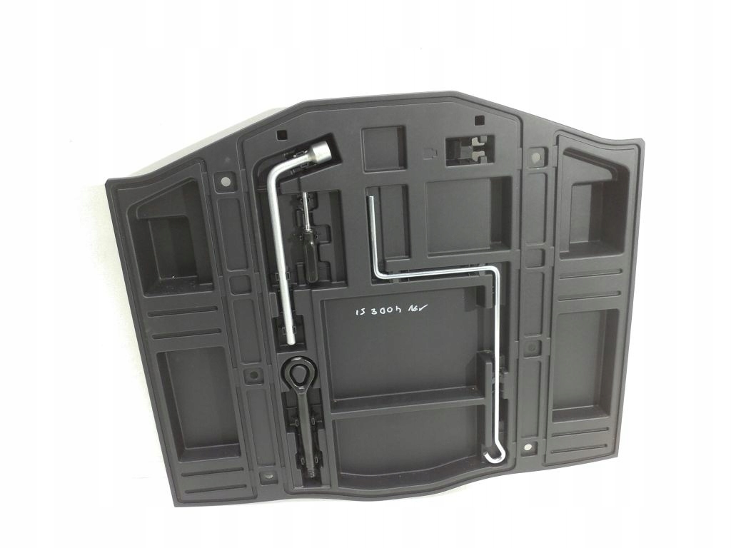 фото №1, Lexus is 300h 200t 2016r вкладыш пол багажника