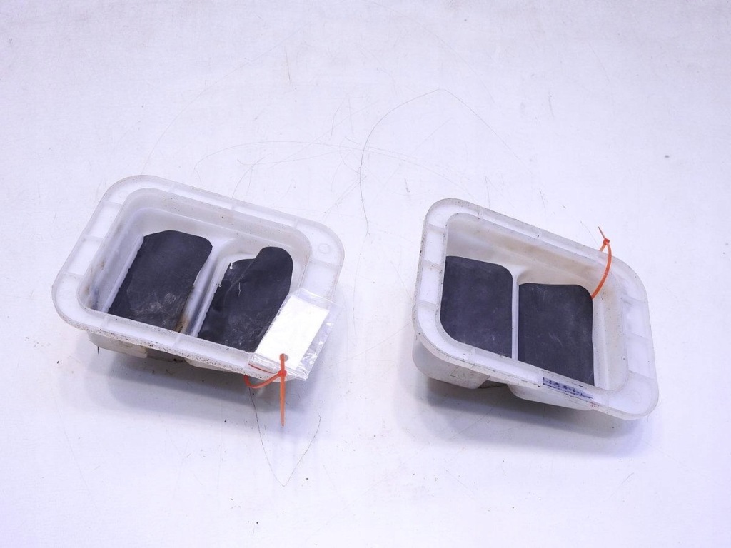 Решётка вентиляционная задний  nissan x-trail t30 76805-8h300 76804-5h300 с Разборки