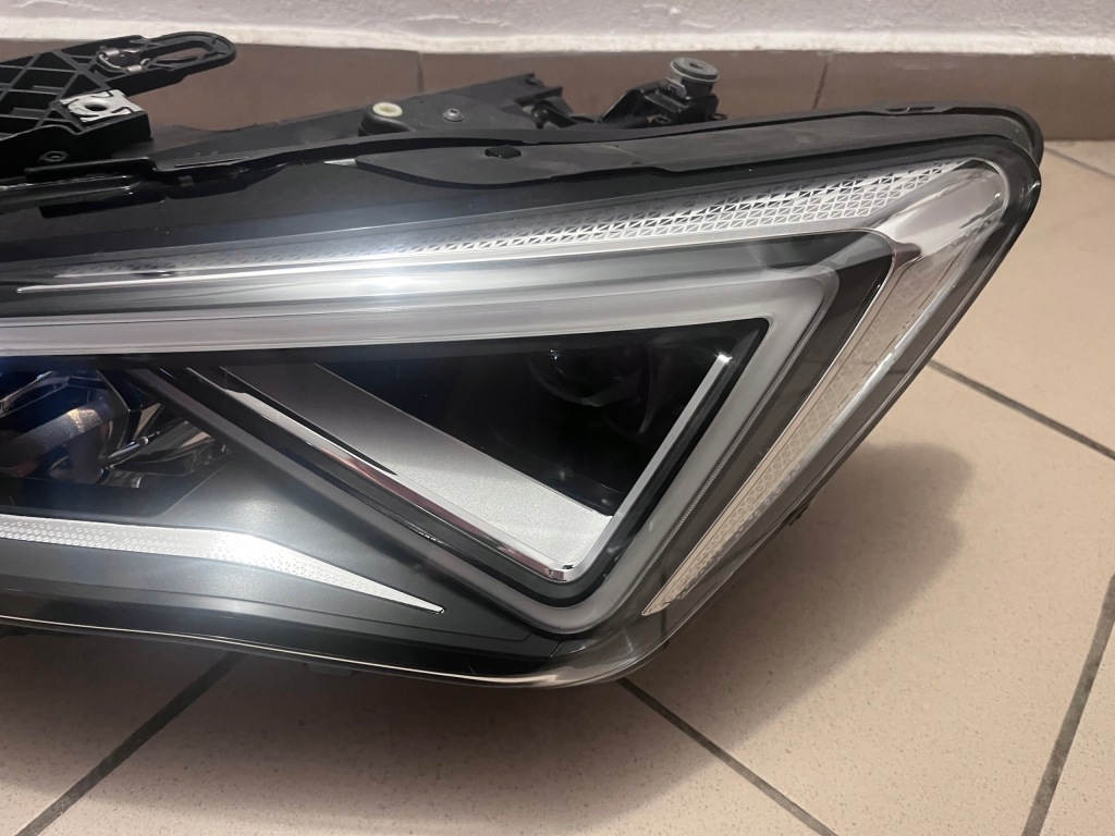 фото №9, Lama передня перед ліва seat leon iv 4 full led 5fb