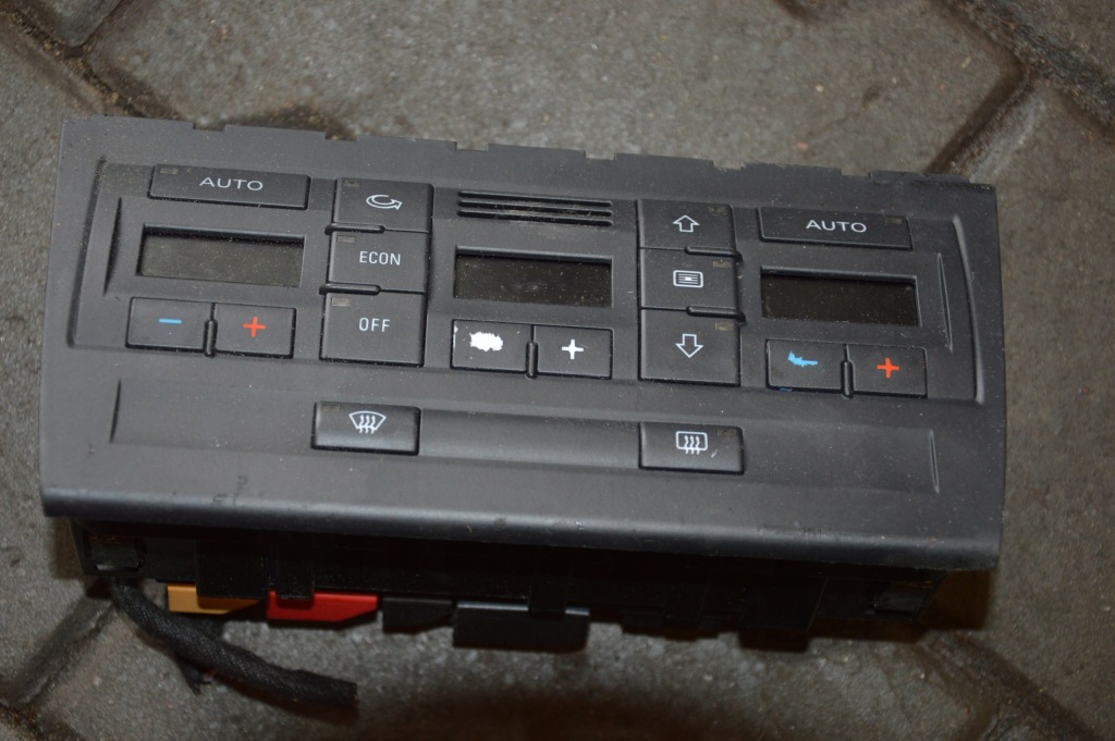 фото №1, Audi a4 b7 панель кондиционера 8e0820043bl