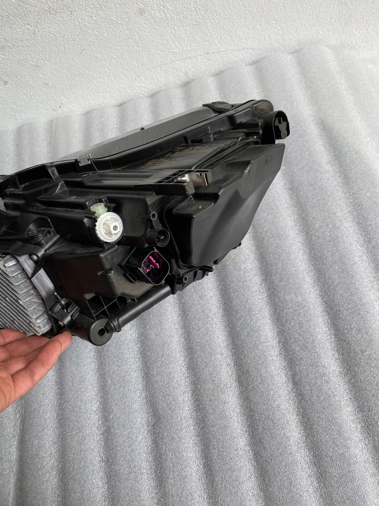 фото №13, Лампа правая matrix audi a6 c8 4k0941040a комплектная