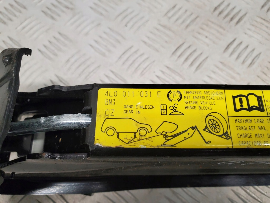 фото №2, Audi q7 4l 2015 домкрат автомобильный