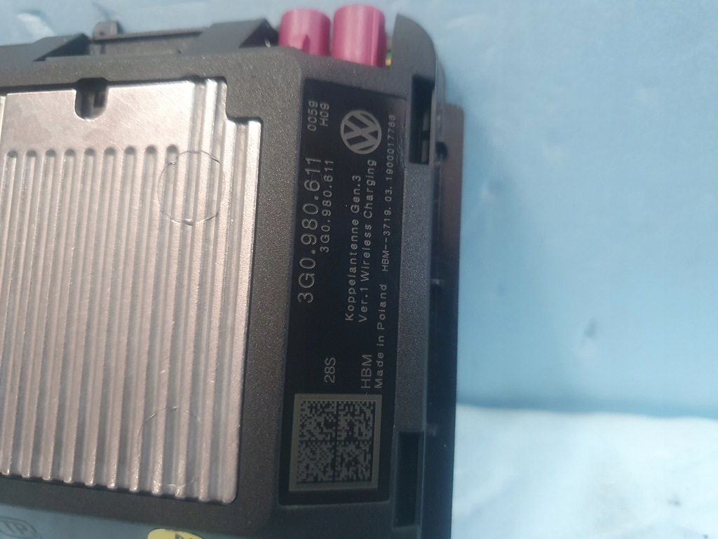 фото №4, Зарядное устройство индукционная vw passat 3g0980611