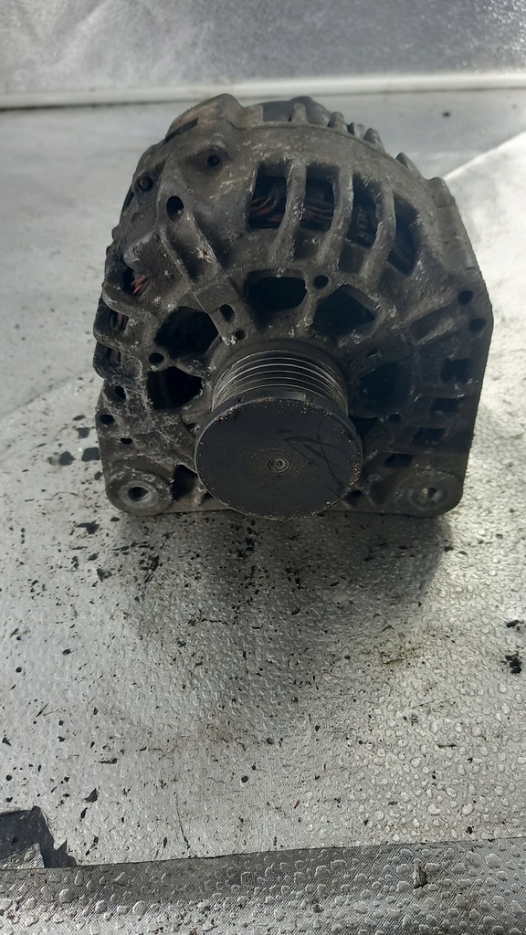 фото №1, Генератор volvo v40 03r hb 8200162474