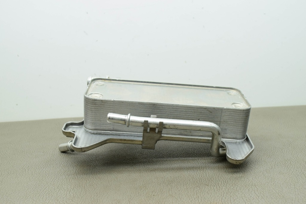 фото №11, Радіатор оливи audi q7 4m 4m0317021g 2019