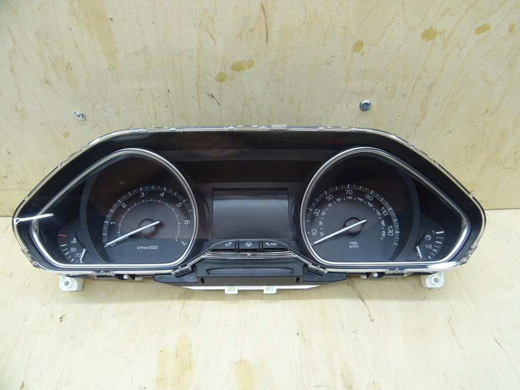 фото №1, Peugeot 208 счетчик приборы дисплей 9806192580