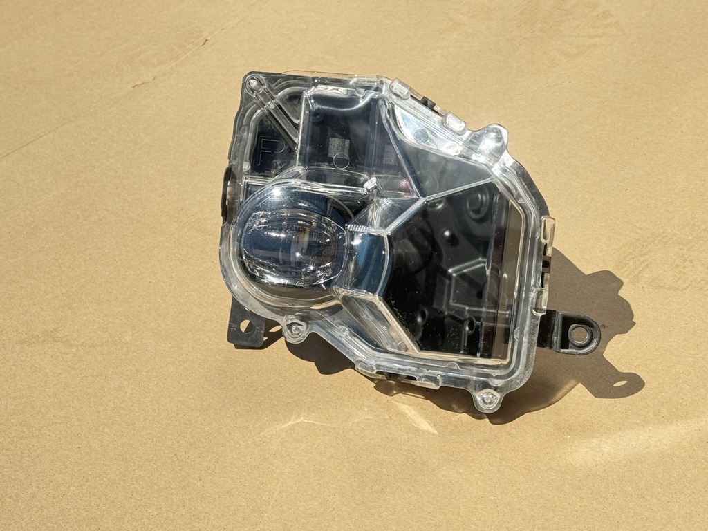 фото №1, Противотуманная фара лампа lexus ux_prawa eu oryg