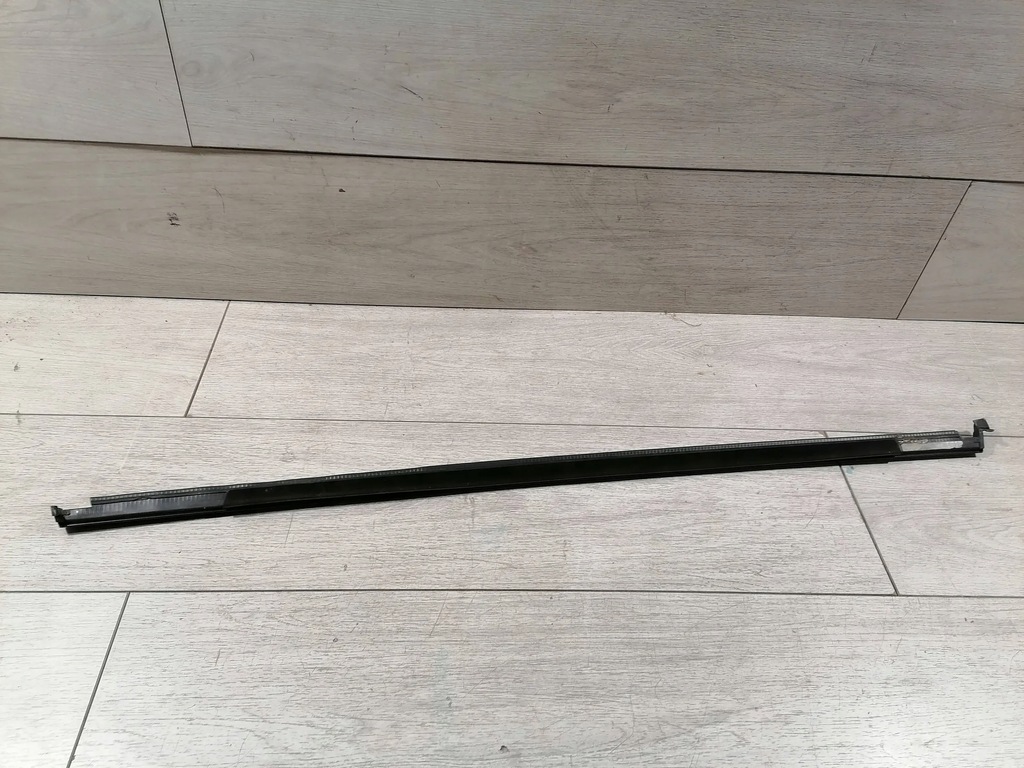 фото №6, Macan молдинг уплотнитель правая 95b839478