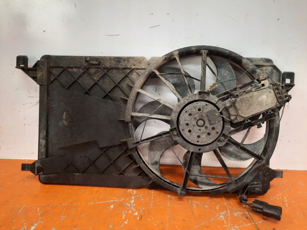 Mazda 3 1.6 citd 06-09 вентилятор радіатора 3135103743 в Україні