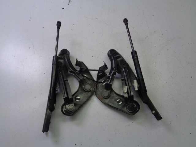 фото №3, Петлі капот audi a1 i 8x 5 двері sportback 1.6 tdi 2013 rok