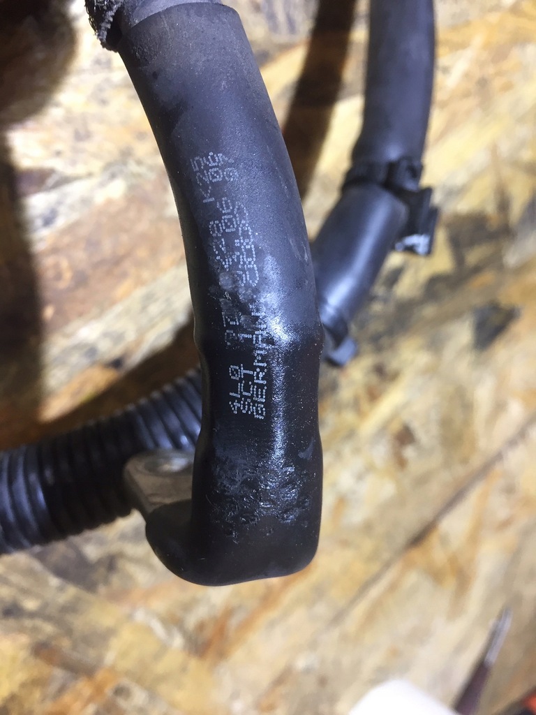 фото №7, Audi q7 4l шланг плюсовой аккумулятор 4l0971228