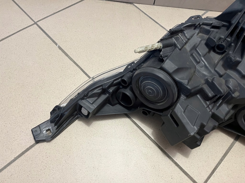 фото №13, Ford transit connect mk2 mk-2 ii 2 ft11 лампа передня перед права