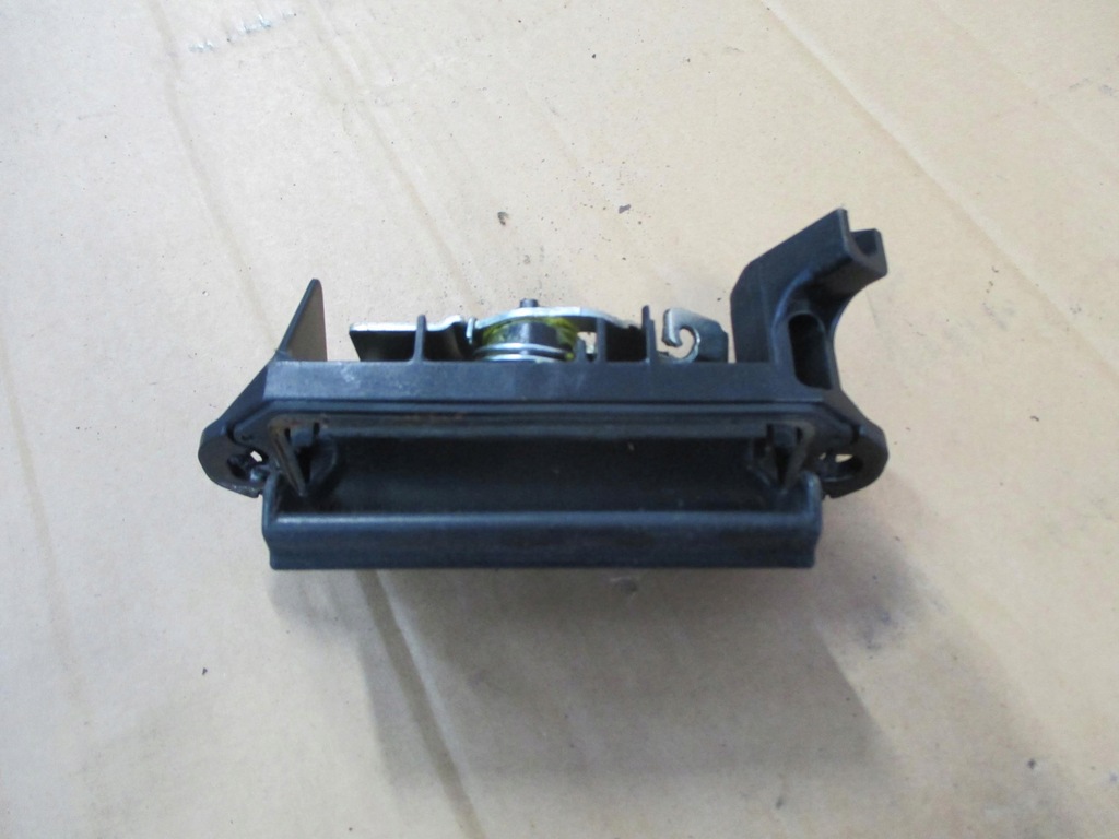 фото №1, Corolla verso 01-04 ручка крышки