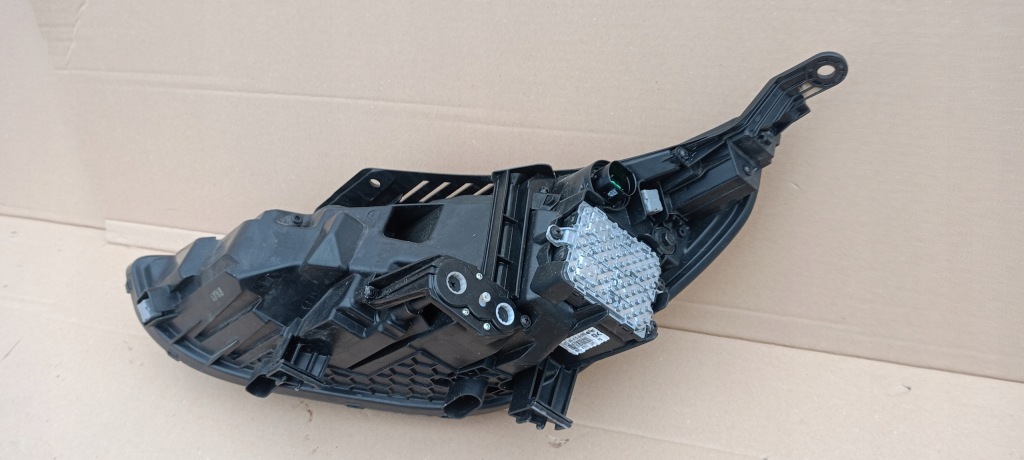 Фара перед передняя правый  hyundai i30 3 17-22rok 92102-g4100 оригинал Доставка