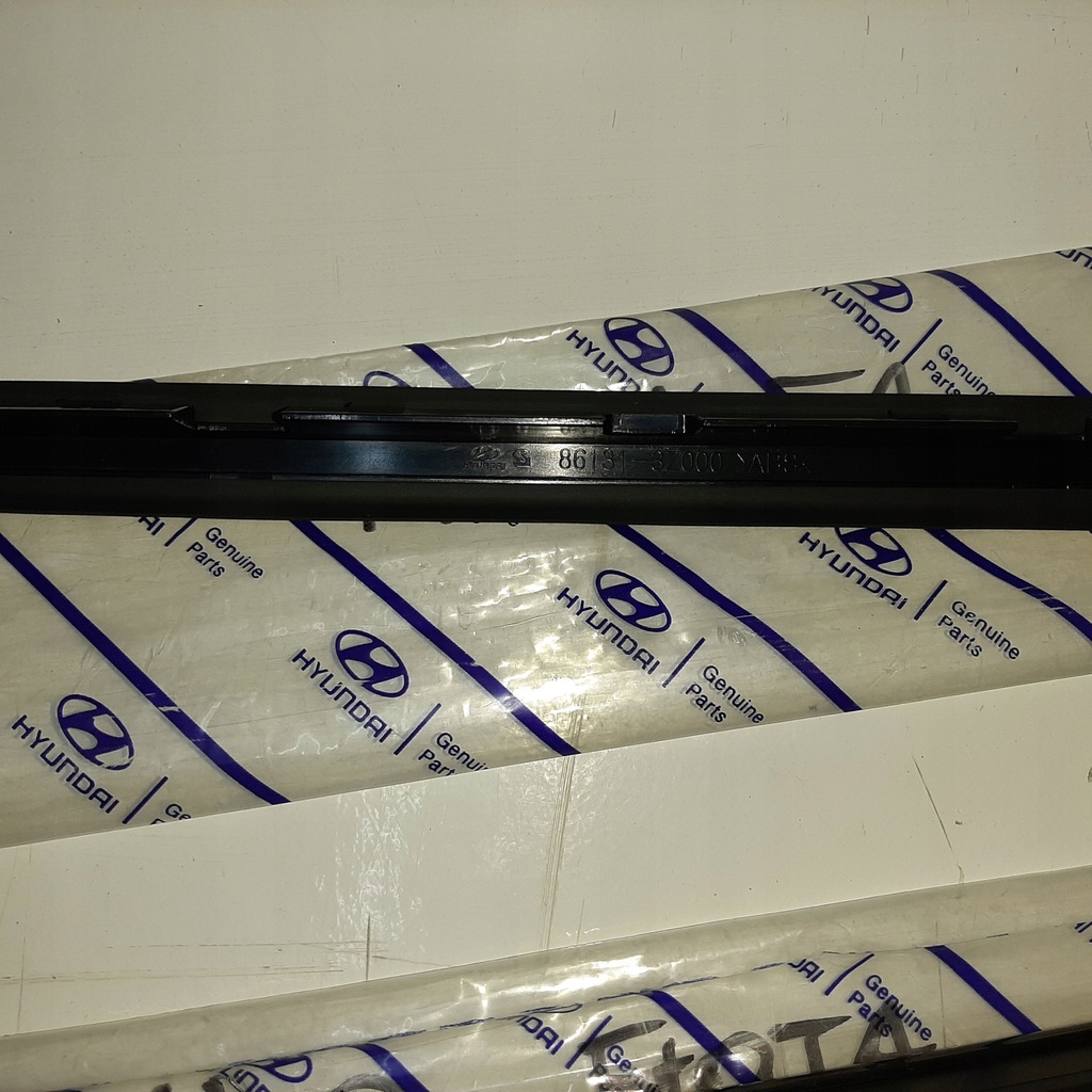 фото №9, Hyundai i40 11-14 молдинг скло лобове права oem